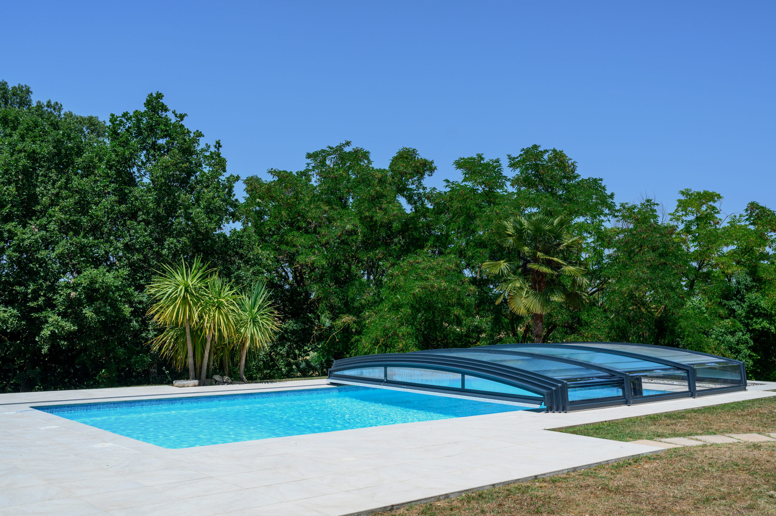 photo d'abri de piscine faite pour Azenco Groupe
